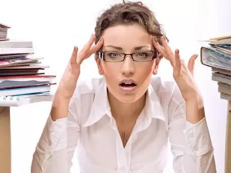 注意：久坐会引起下肢深静脉血栓(图1)